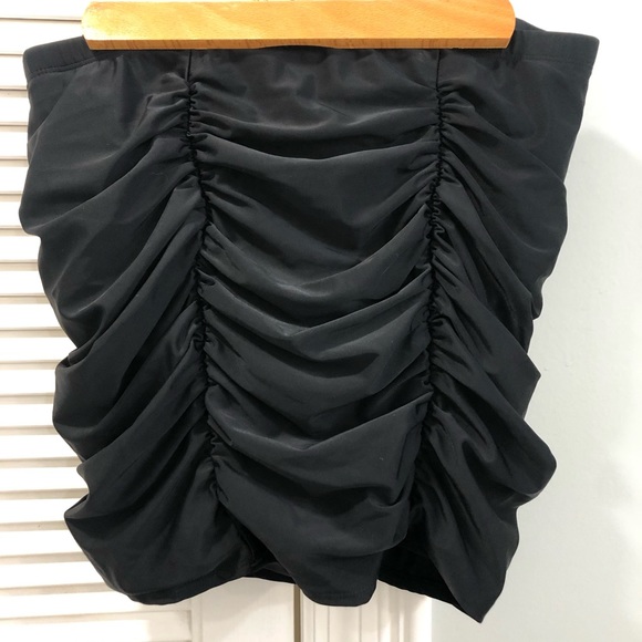 Torrid high waisted ruched swim bottom - Picture 2 of 6